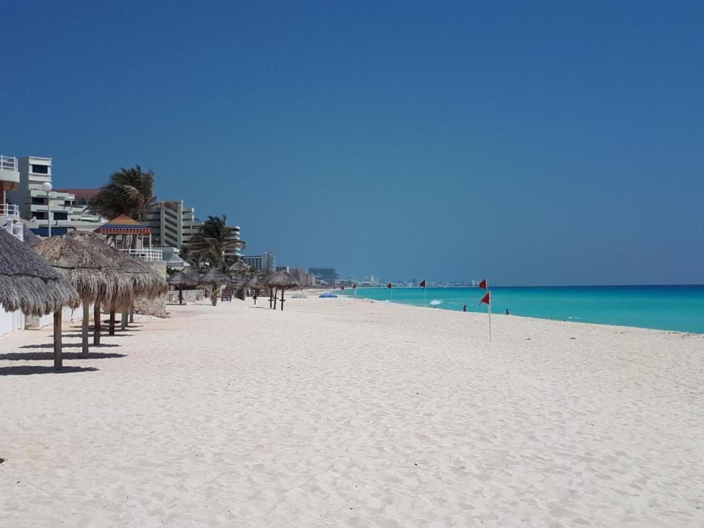 Departamentos Al Lado Del Mar En Zona Hotelera Cancún Kültér fotó