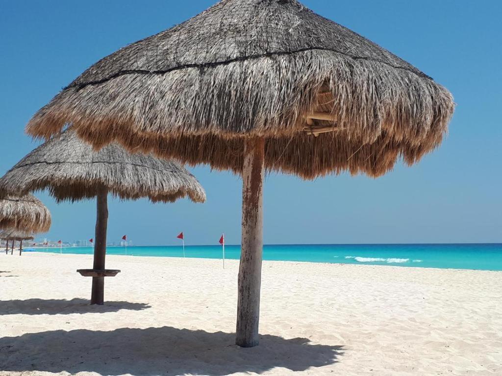 Departamentos Al Lado Del Mar En Zona Hotelera Cancún Kültér fotó