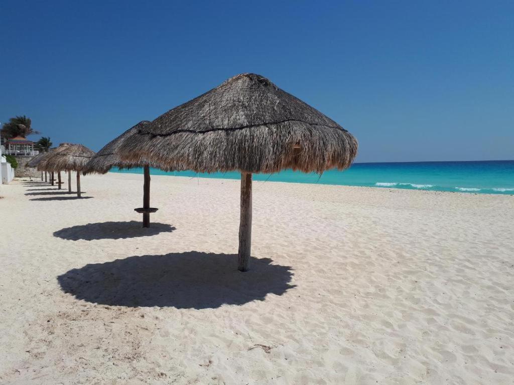 Departamentos Al Lado Del Mar En Zona Hotelera Cancún Kültér fotó