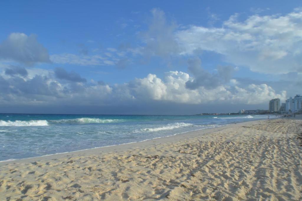 Departamentos Al Lado Del Mar En Zona Hotelera Cancún Kültér fotó